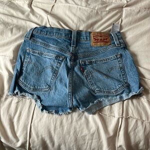 LEVI JEAN SHORTS